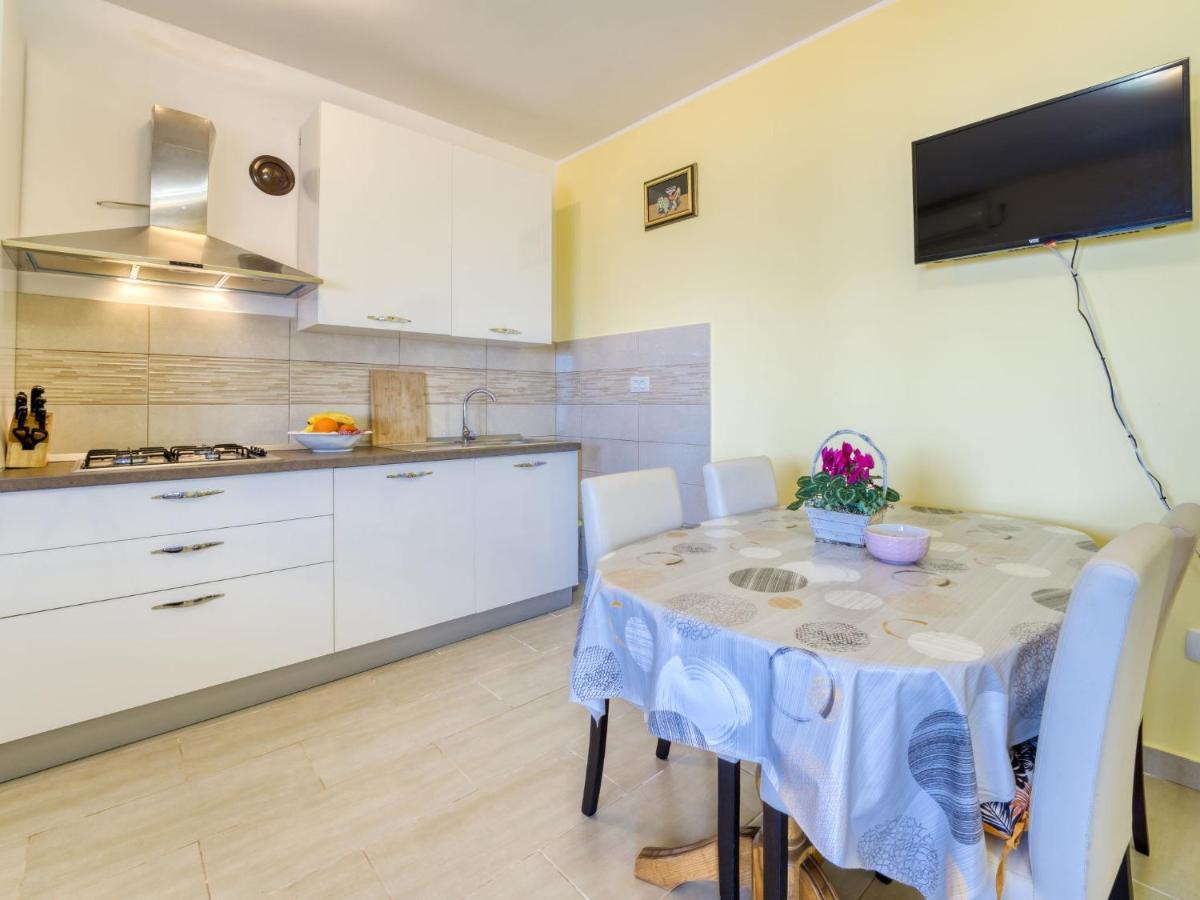 Apartment Edita By Interhome Laurana Esterno foto